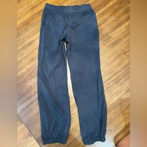 REI kids unisex Charcoal athletic/hiking Pants